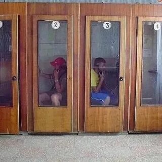 4 кабинки