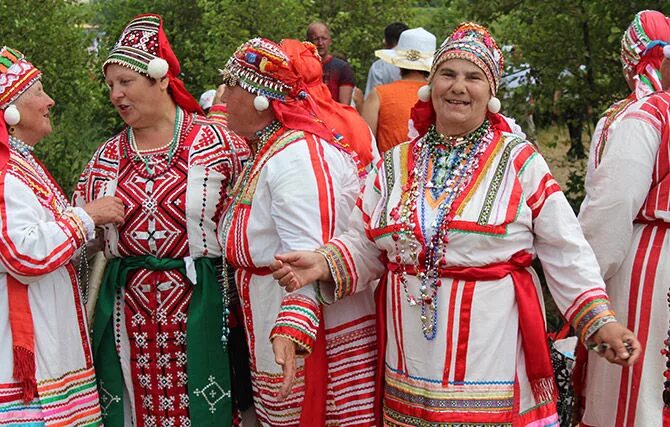 Титульный народ мордовии. Финно-угорские народы мордовия. мордва мокша. мокшане мордовия. костюм финно-угорских народов мокша.