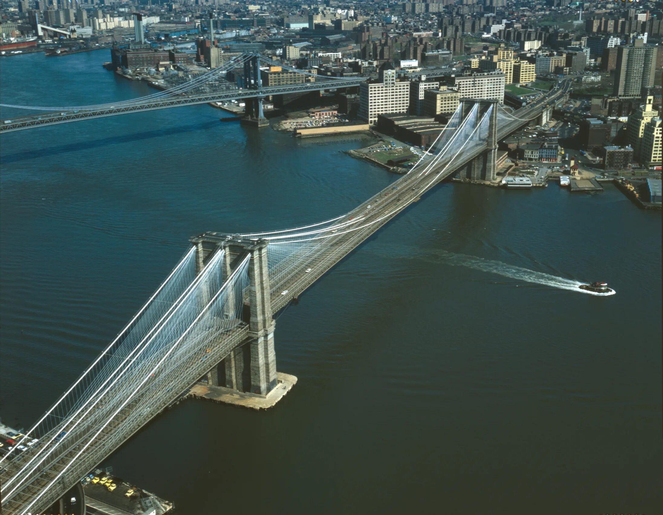 В сша через мост. Бруклинский мост. Бруклинский мост Нью-Йорк фото. Бруклинский мост вид сверху. Мост в Америке Бруклинский вид сверху.