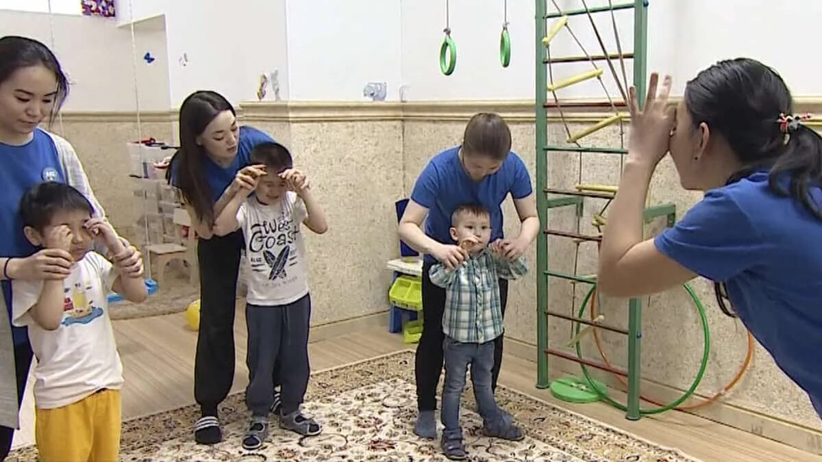 Дети Казахстана. Дети с ОВЗ аутисты. Интернат для детей с аутизмом. АФК для детей с аутизмом в Казахстане.