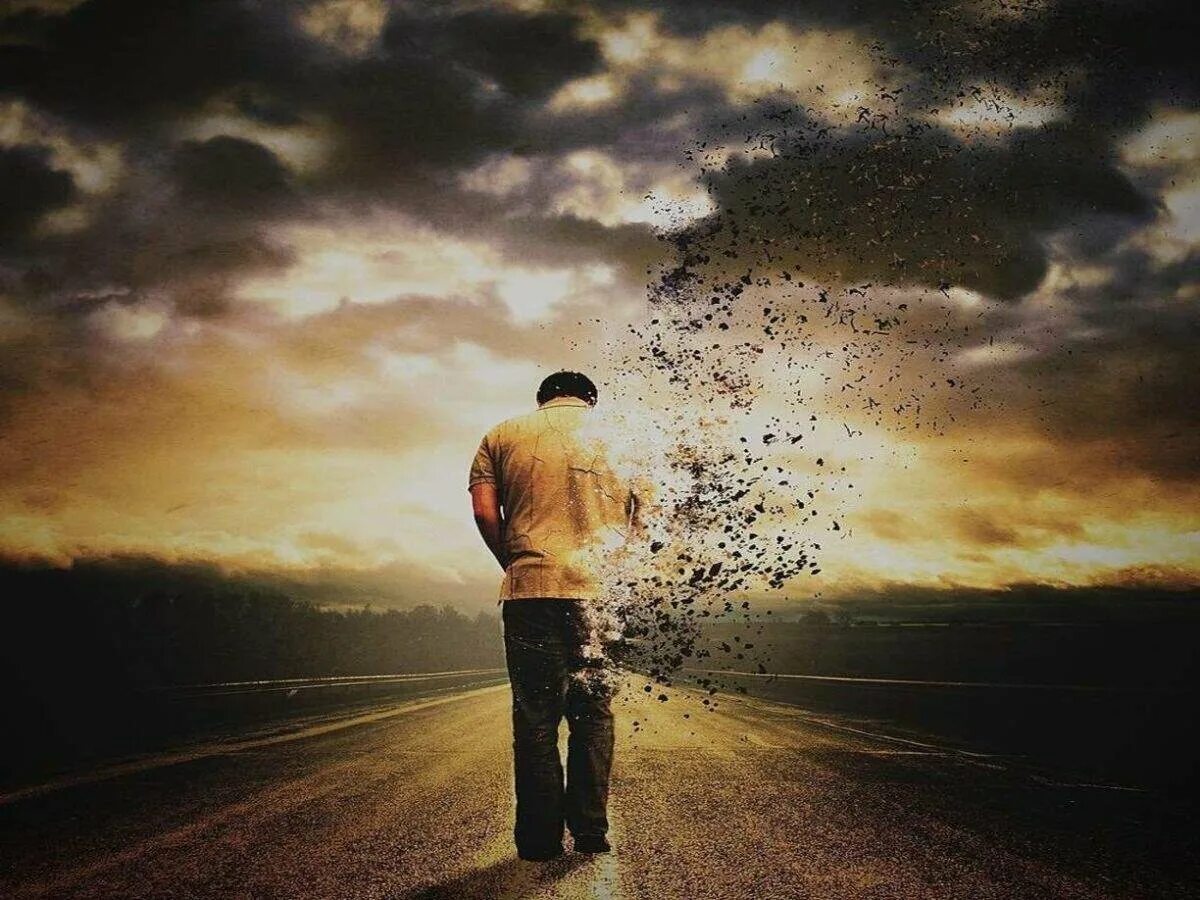 Ава ушел в себя. Человек идет по рельсам. Уходит в даль. Одинокий человек. Ава ухожу.