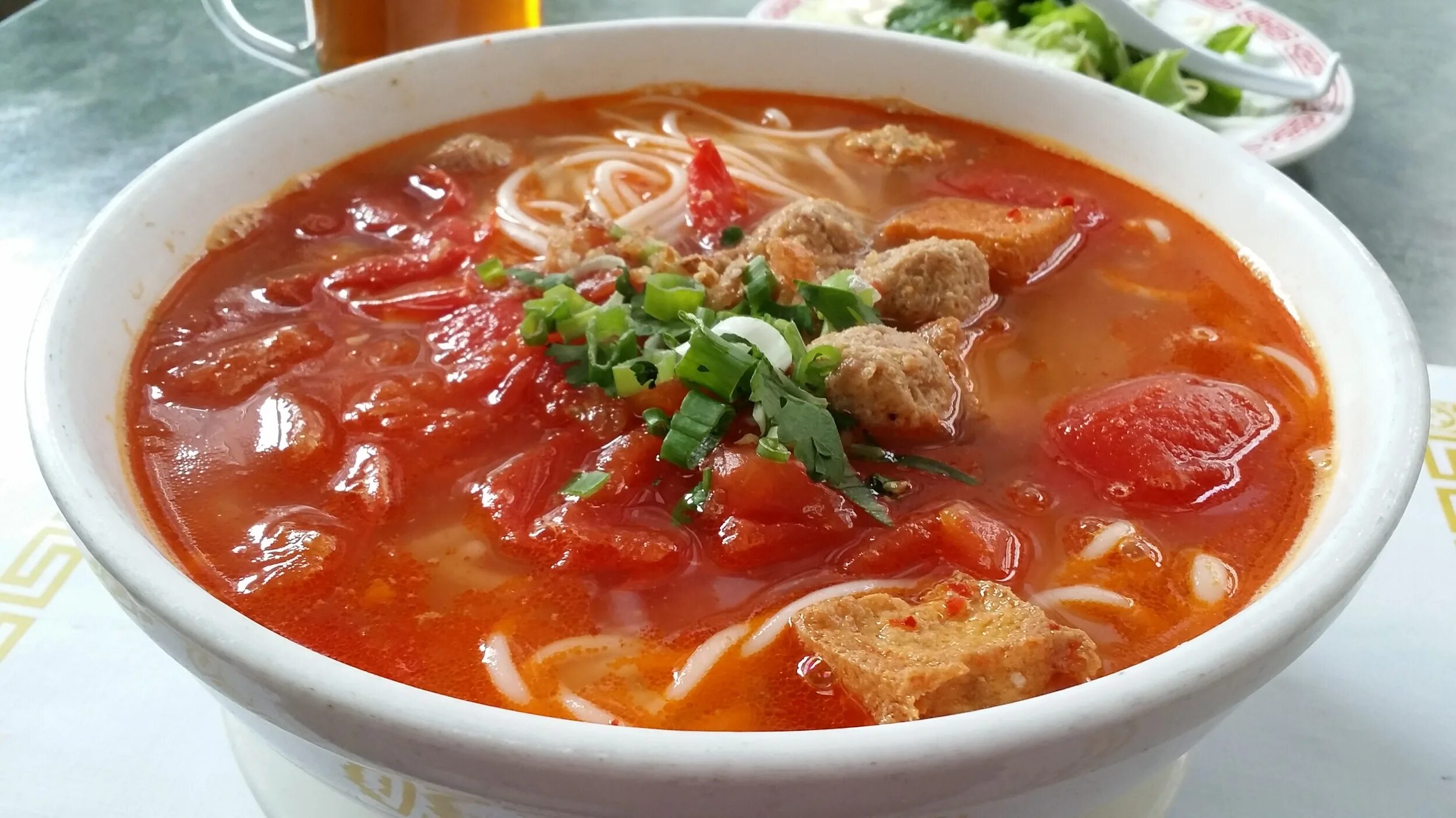 Хай сан. Бун Риеу суп. Бун Хай Сан суп. Вьетнамский суп Бун Хай Шан. Вьетнамский суп с крабом.