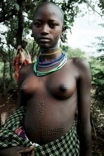 Önce kırbaçlanıyorlar, sonra. 