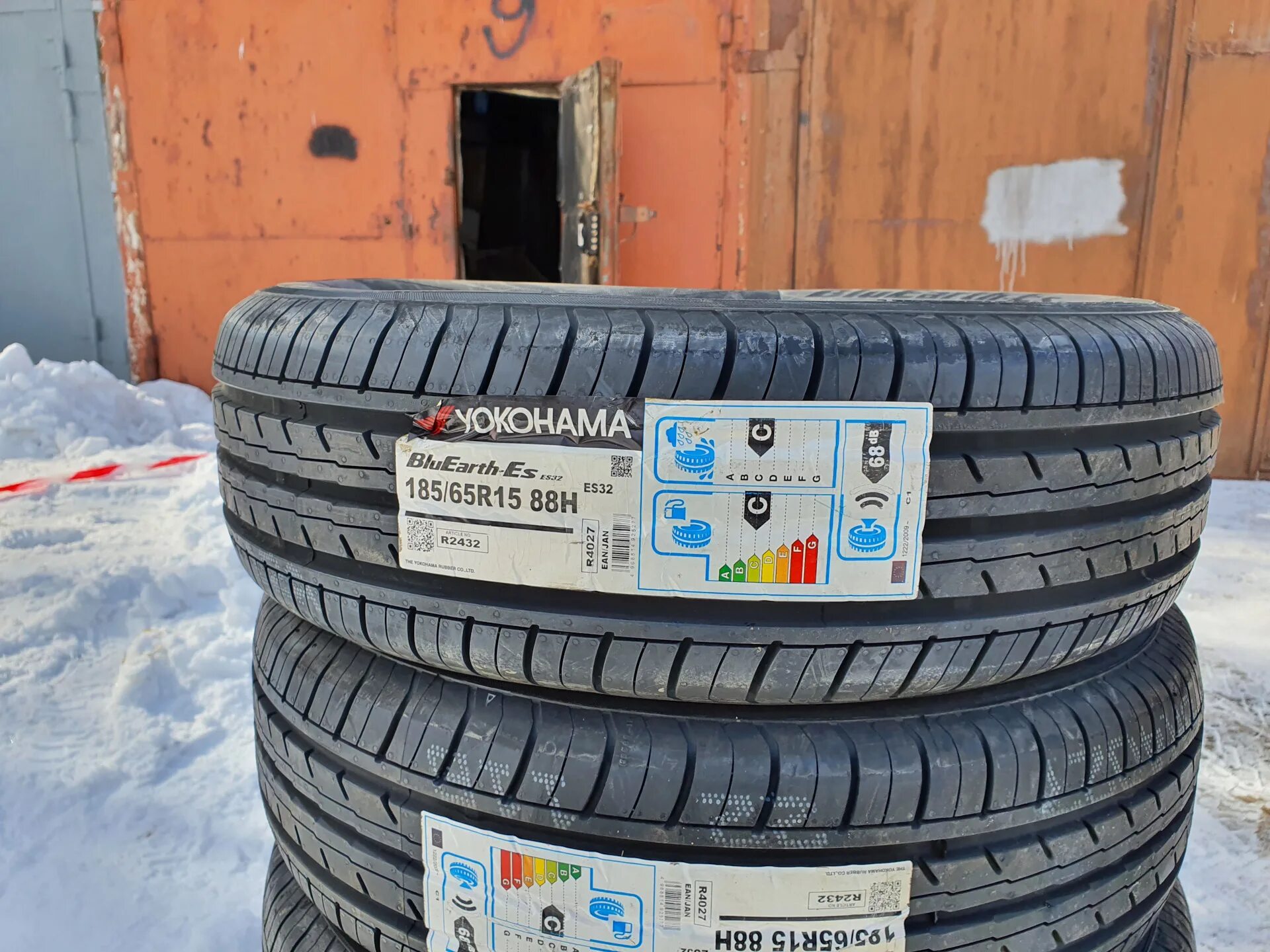 Шины yokohama 185 60. Yokohama bluearth es32. 185/65/15 yokohama. yokohama bluearth es32 185/65 r15. шины yokohama bluearth es32.