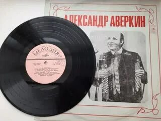 Зыкина на побывку едет молодой моряк. Зыкина на побывку едет молодой моряк