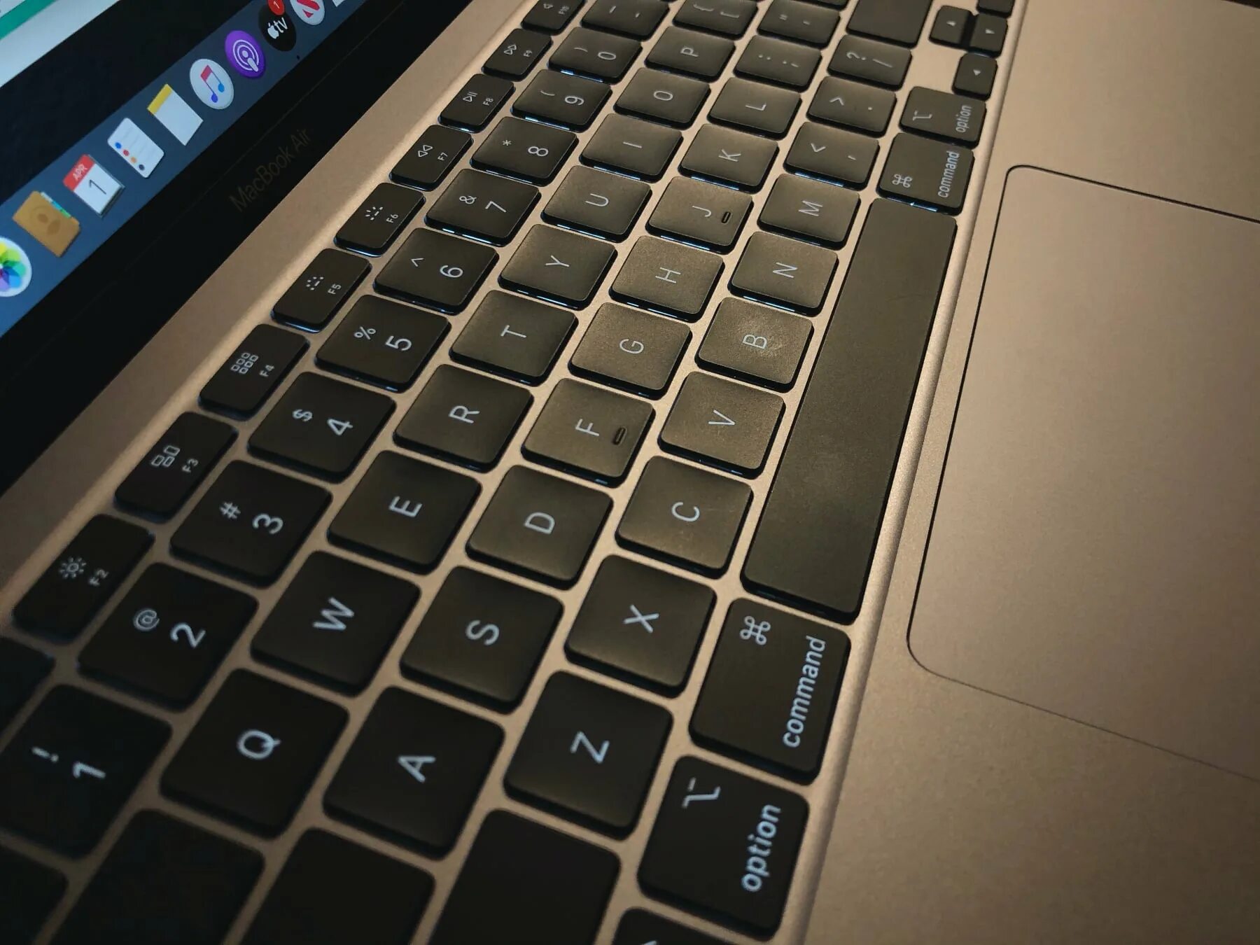 Macbook us keyboard. Клавиатура macbook pro 2025. клавиатура macbook air 2025. macbook pro 16 2025 keyboard. macbook pro 16 2025 клавиатура.