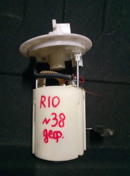 Топливный насос киа рио 3. Топливный насос Киа Рио 2012. Топливный насос Киа Рио 4. Разъем топливного насоса кия Рио 3.