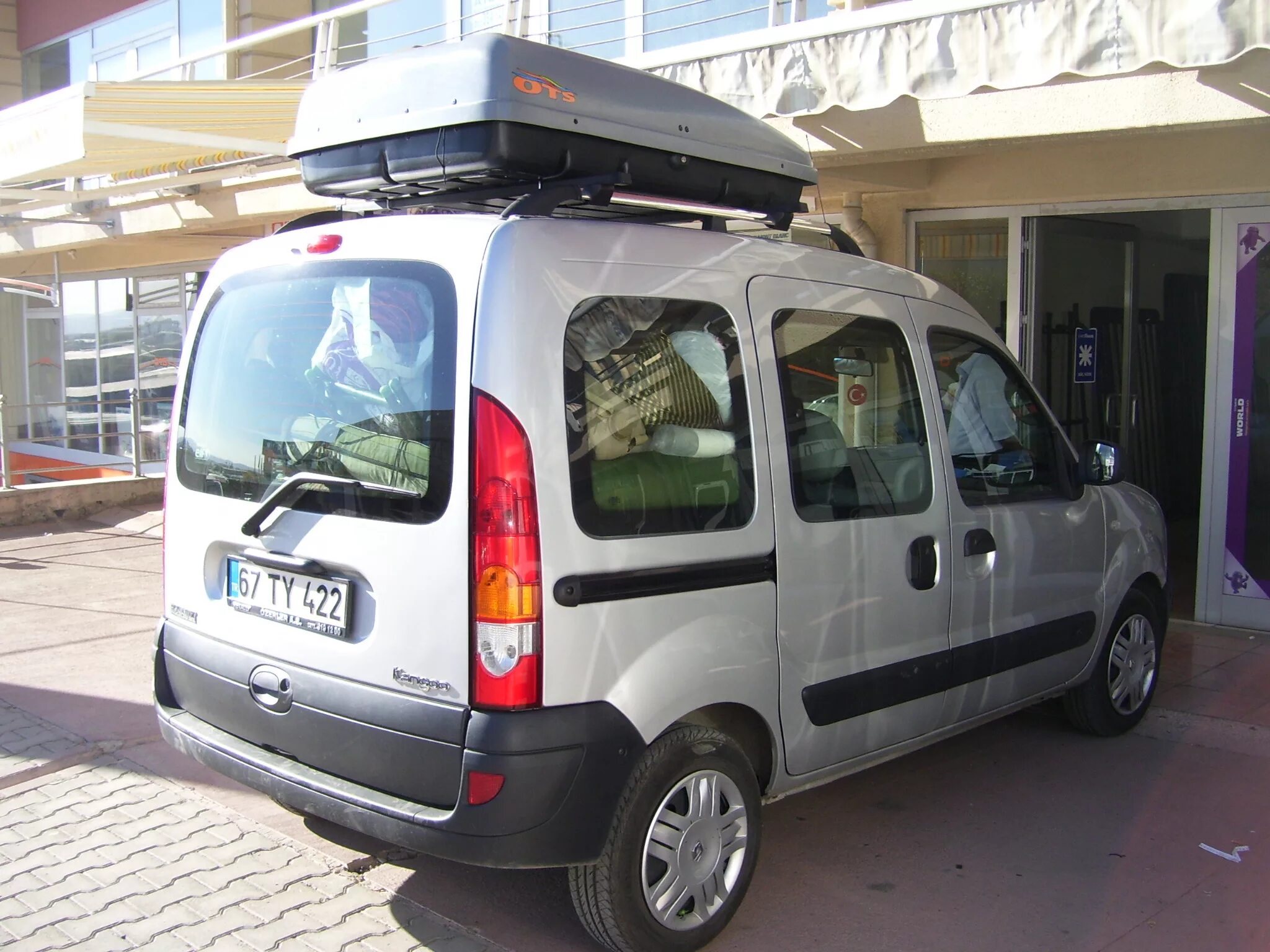 Renault Kangoo 98. 71130481 Рено Кенго. Renault Kangoo Trekka. Аэробокс Рено Кангу. Renault kangoo дверь