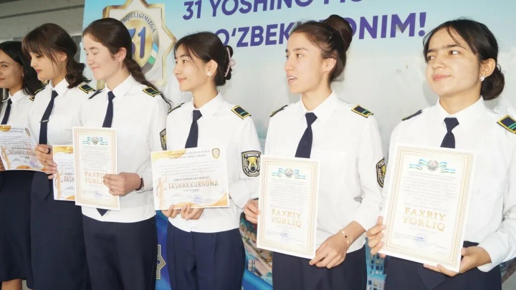 Faol o quvchidan faol fuqarolikkacha. Faol o quvchidan faol fuqarolikkacha. Fuqarolik tarbiyasi. Faol o quvchidan faol fuqarolikkacha. Faol yoshlar logo.