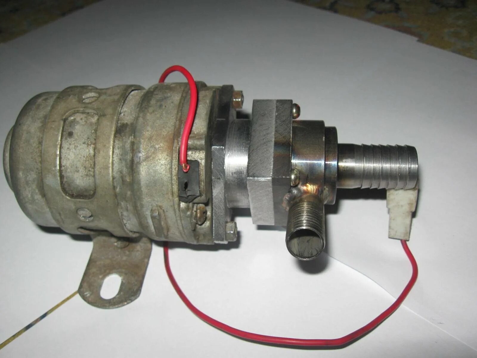 Дополнительная помпа на печку автомобиля. Дополнительная помпа на паз 3204. Насос отопителя камаз 24в bosch. Дополнительный насос отопителя газель. (38мм, 12в).