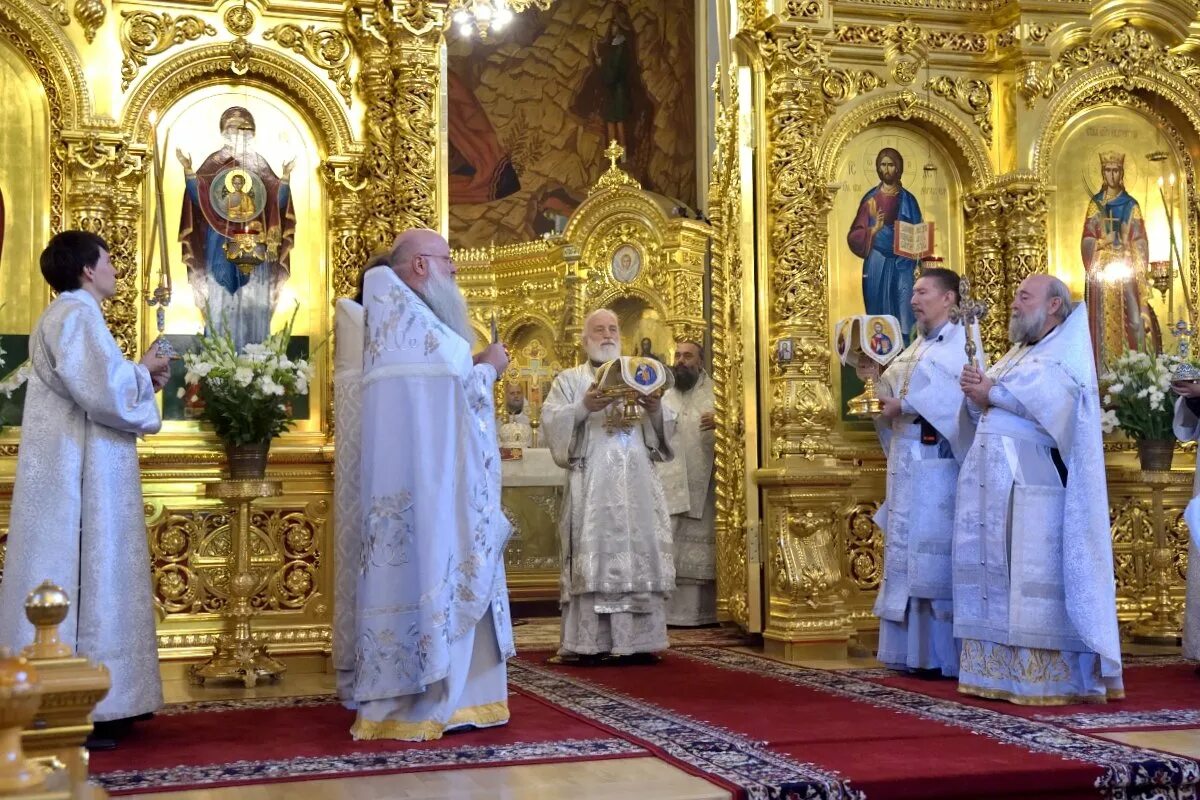 Литургия в среду. Священство Екатерининского собора в Краснодаре. Вечерняя служба в Георгиевском храме Краснодара.