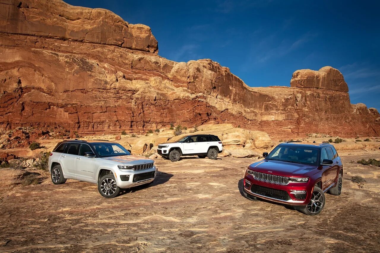 Jeep Grand Cherokee 2022. Jeep Grand Cherokee Overland 2022. Jeep Grand Cherokee Trailhawk 2022. Джип Гранд Чероки СРТ 2022.