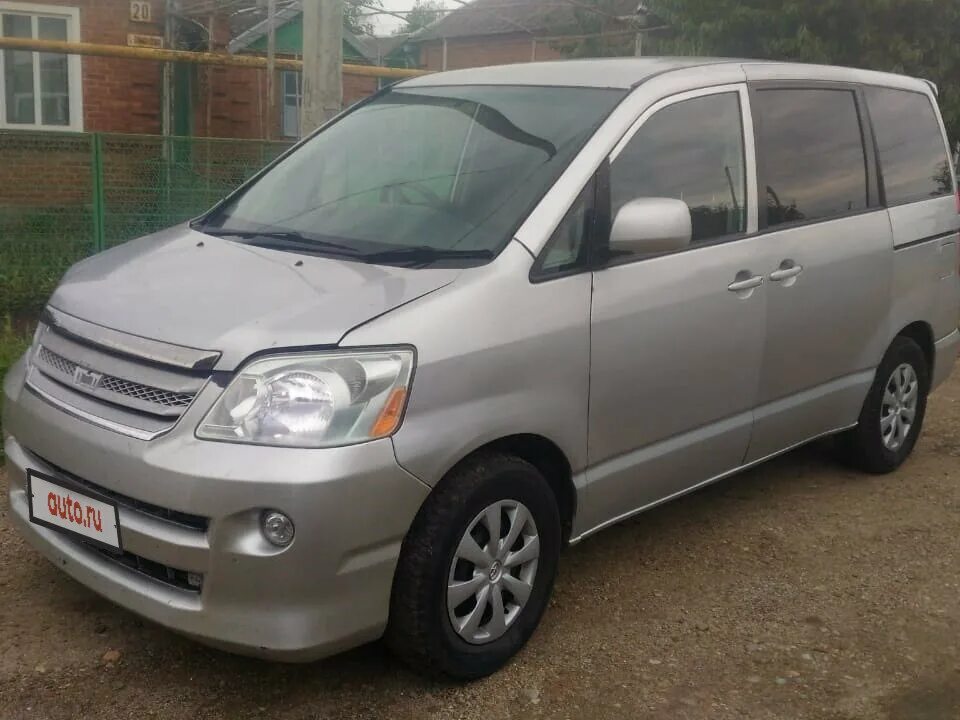 Тойота минивэн 2002. Toyota noah серый. Минивэн тойота ноах. Toyota noah 2007. Тойота ноах 2004.
