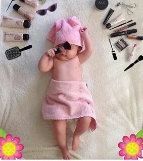 Малышка одна дома