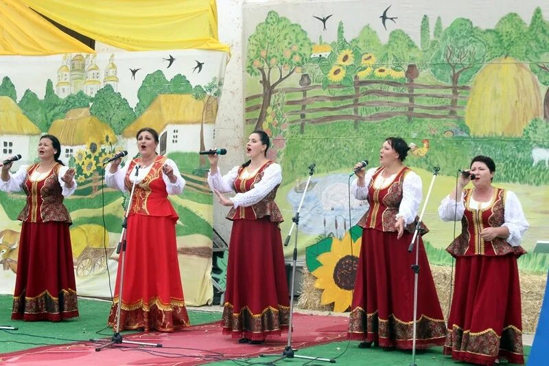 Ясенские зори. Фк заря. Ясенское сельское поселение глава. Агрофирма исток батырево. Схп нива агро.