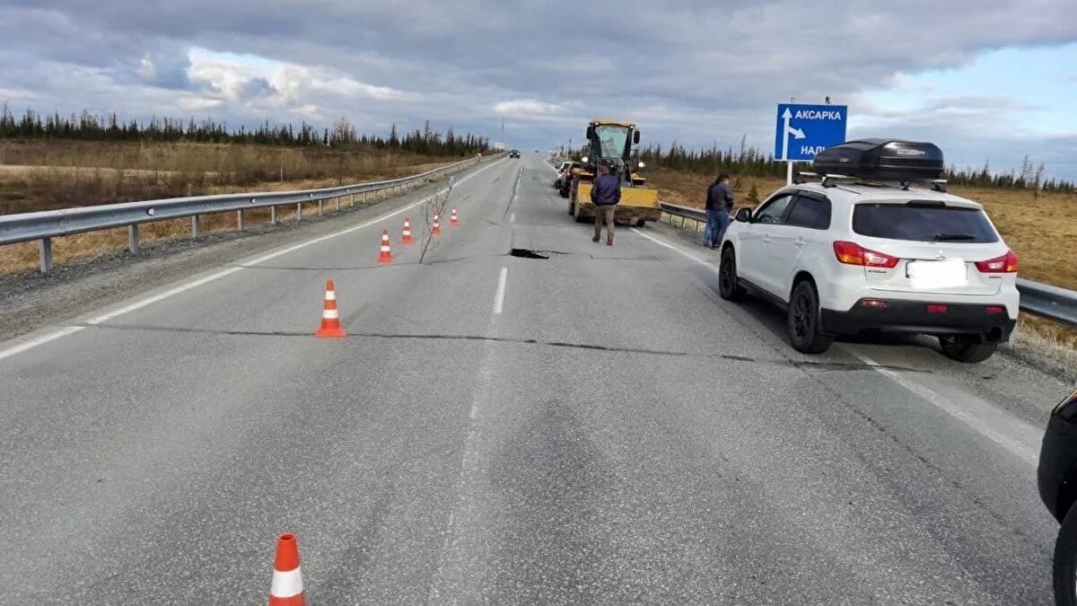 Сургут-Салехард автодорога. Трасса Сургут Салехард. 711 Км автодороги Сургут-Салехард. 737 Километр Сургут Салехард.