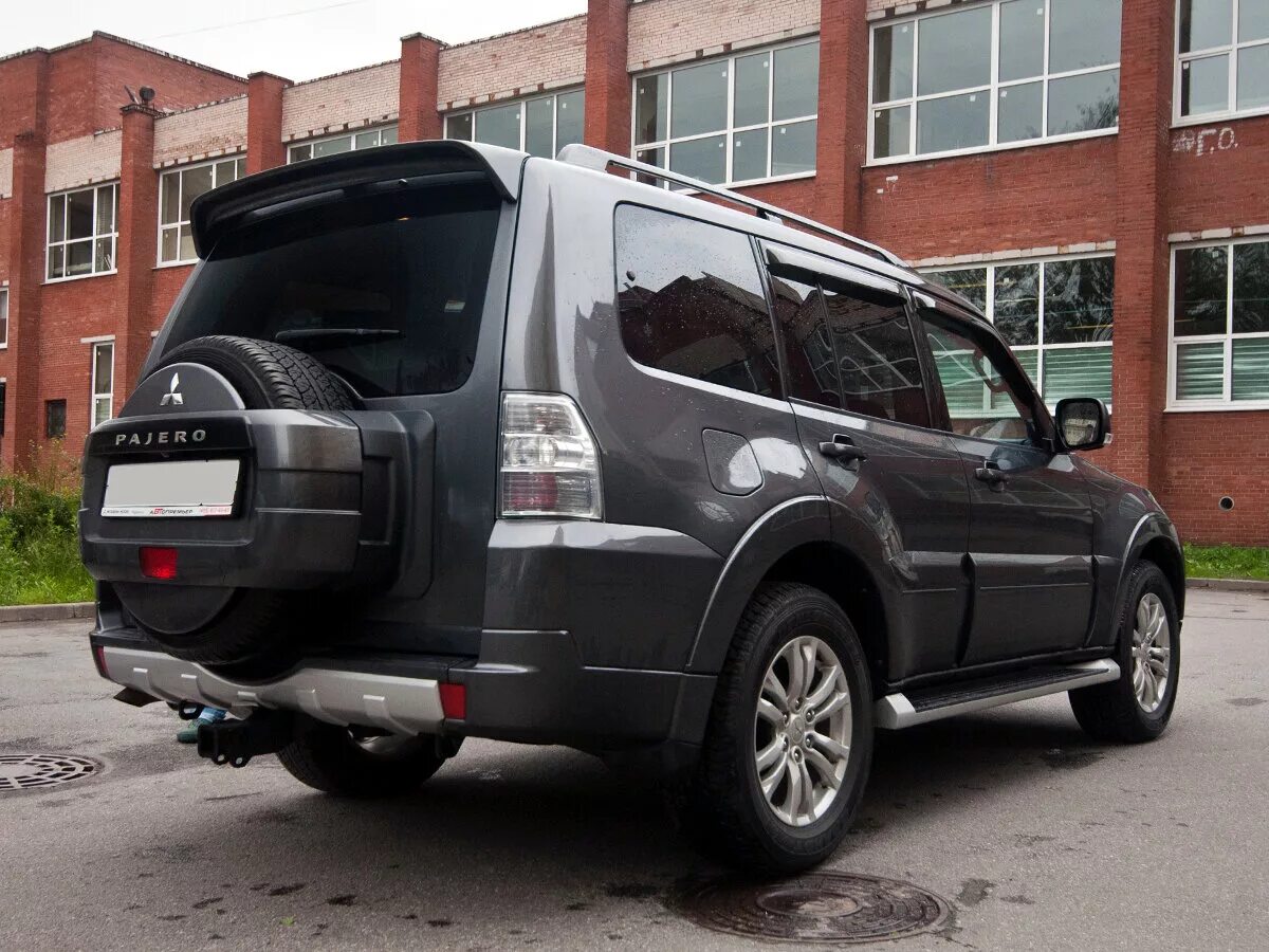 Mitsubishi pajero 2014