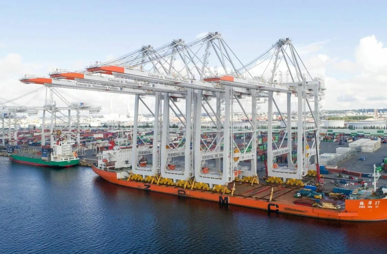 Порт гавр. Гавр порт морской. порт гавр ночью. le havre the inland port.