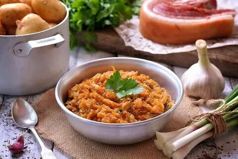 Кабачковая икра с луком и чесноком