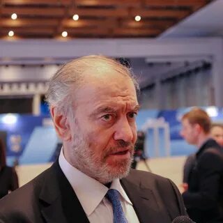 Кто был директором большого
