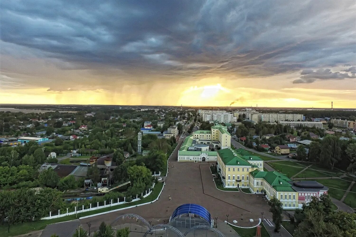 Нижегородская область города нижегородской области. Город Выкса Нижегородской области. Выкса центр города. Город Выкса Нижегородской области площадь. Центральная площадь Выкса.