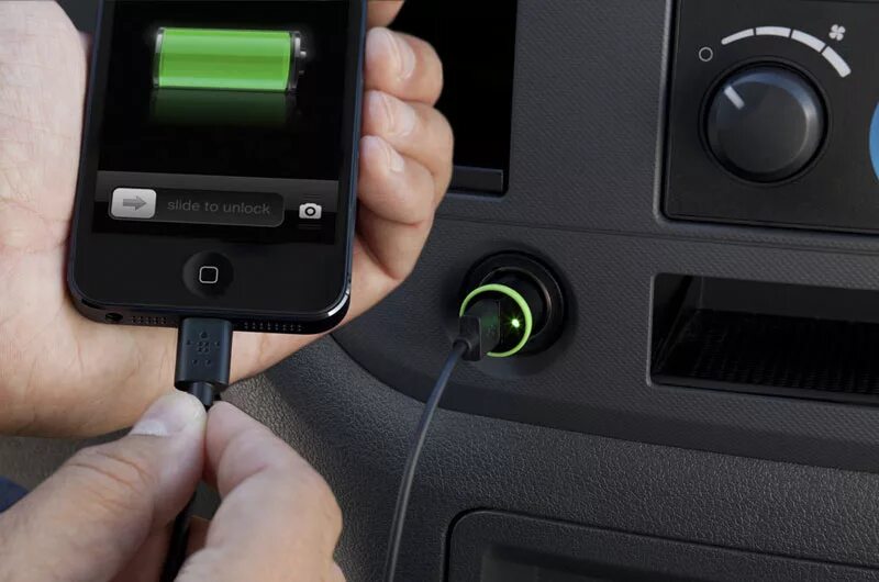 Автомобильная беспроводная зарядка. Cable assy electric vehicle charger lexus toyota. Charge in car. Автомобильный зарядник в прикуриватель. Зарядка в машину для телефона в прикуриватель.