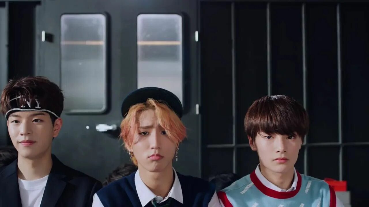 Awkward silence. Silence stray kids. Stray kids. Awkward silence. Awkward silence.