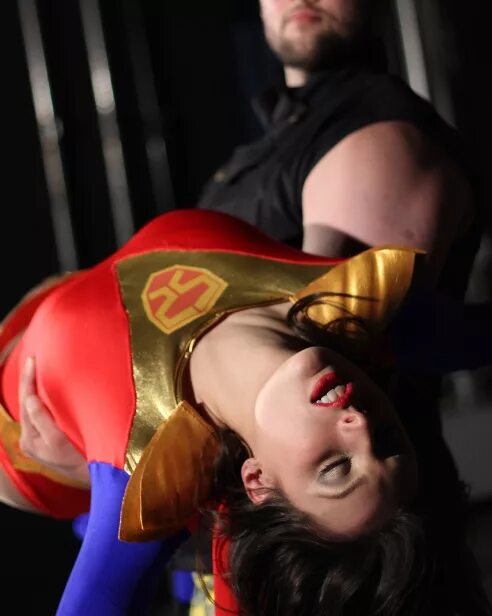 Bluebird superheroine 2010. Superheroine captured. Superheroines cosplay. Джинни джонс superheroine. Superheroine captured.