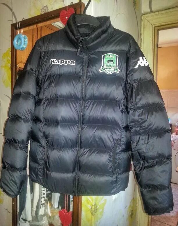 Магазин курток краснодар. Бомбер с капюшоном на кнопках. Kappa down jacket. Пуховик kappa francis. Магазин тканей аршин краснодар.