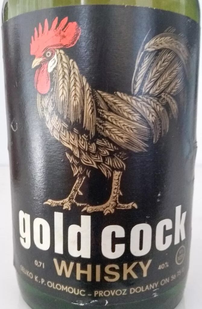 Gold cock. Виски Gold cock. Золотой петушок виски. Виски с петухом на этикетке. Вискарь с петухами.