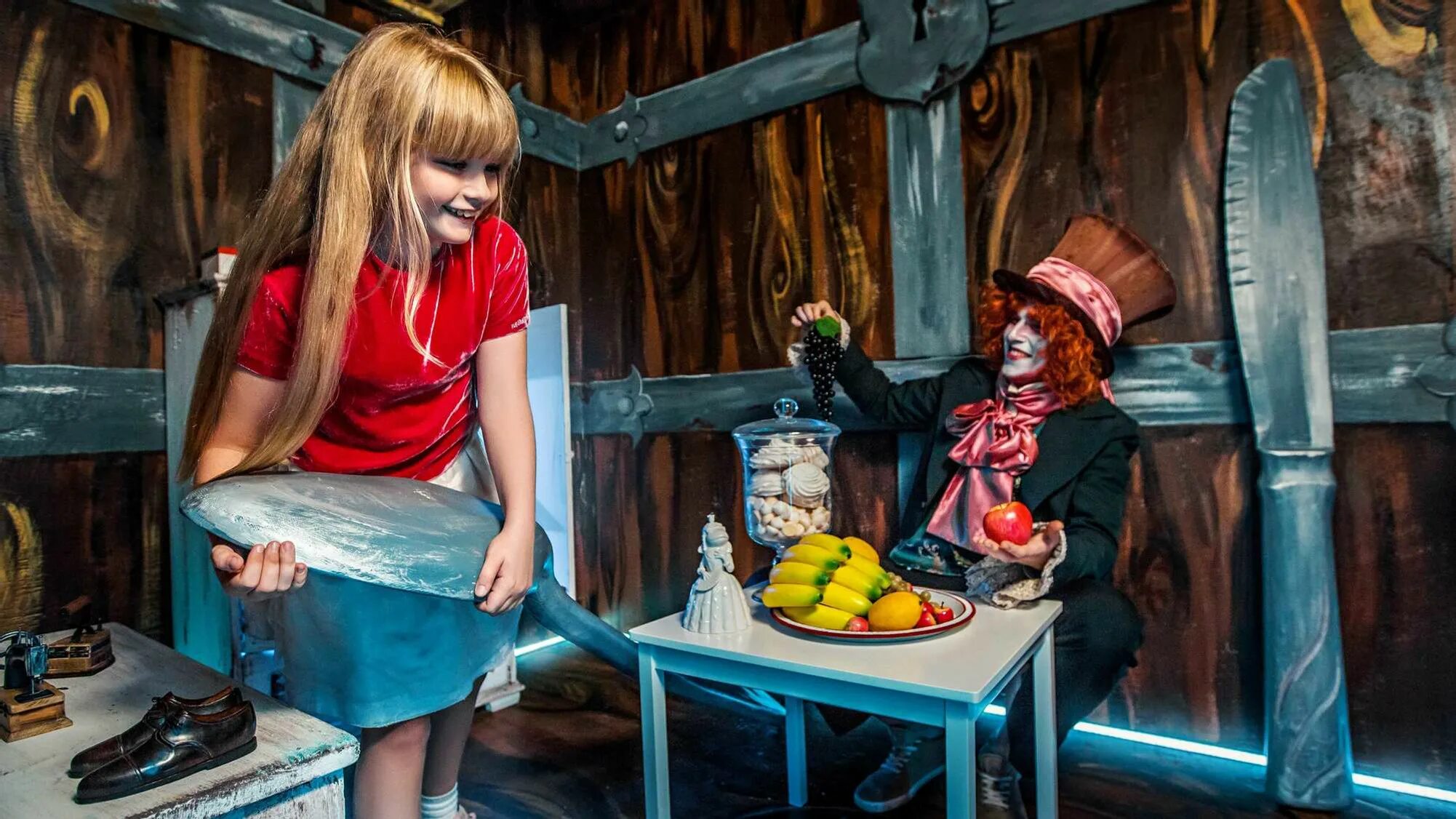 Сумасшедший дом самара квест. Детский квест. Сумасшедший ученый. Стимпанк вечеринка. Сумасшедший квест.