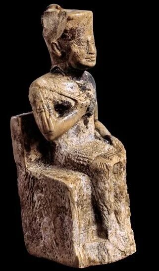 Хеопс фараон. Фараон хуфу хеопс. Хеопс египетский фараон. Фараон хуфу. Фараон хуфу хеопс.