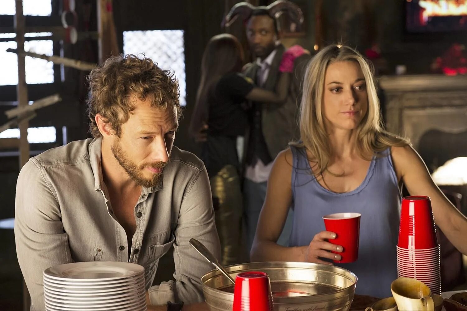 Lost girl 4. Зов крови 4 мезон 16 серия кензи. Lost girl бо и лорен. Зов крови 4 сезон. Анна силк.