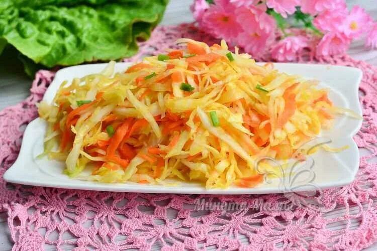 Капусту по корейски рецепт быстрый. Квашеная капуста по корейски. капуста салатная быстрого приготовления. квашеная капуста хрустящая. капуста по-корейски на зиму.