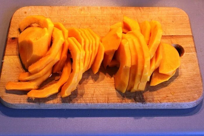 Сушка тыквы. Сушка тыквы. Сушеная тыква в сушилке. Тыква в электросушилке. Тыква цукаты в электросушилке.