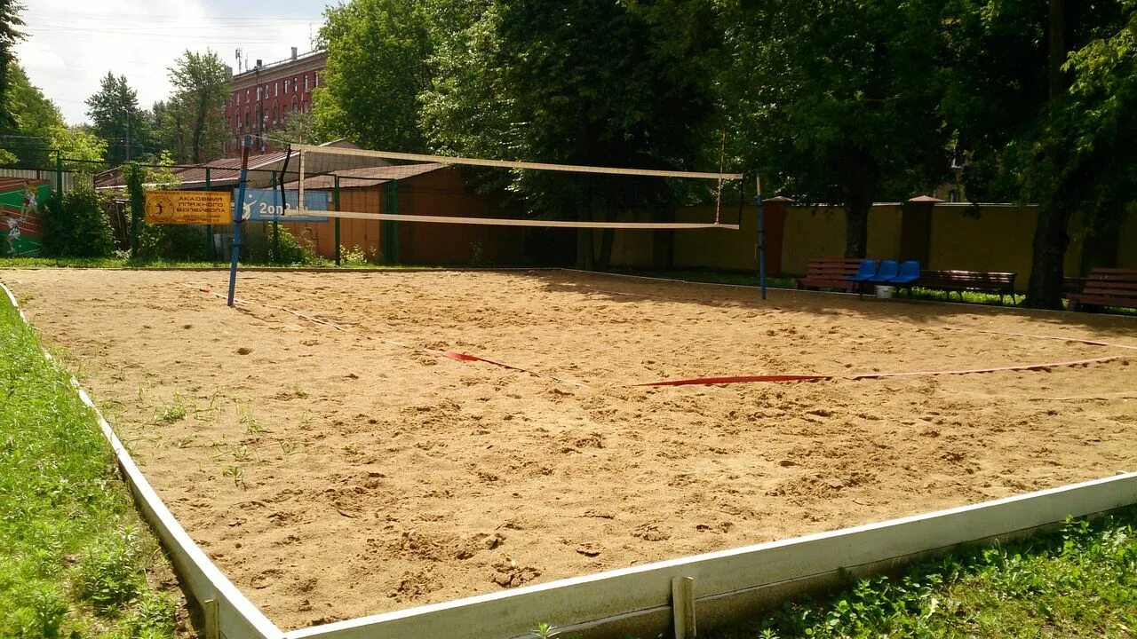Спортивно технический центр. Волейбольная площадка на песке. Площадка для пляжного волейбола. Песчаная волейбольная площадка. Волейбольная площадка Песочная.