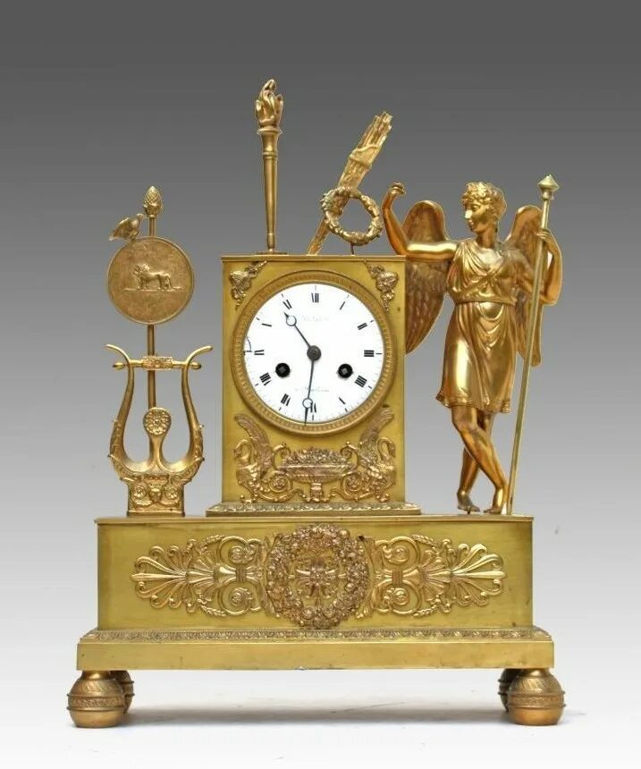 Часы предметов в 5 классе. Часы Hermle бронзовые женщина. Каминные часы Hermle белые. Часы Franz Hermle каминные. Часы каминные Hermle с глобусом.