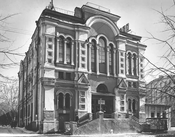 Спб храм благовещения пресвятой богородицы на 5 советской. Леушинское подворье внутри. Чешское подворье в москве. Саввинское подворье в москве на тверской. Глебовское подворье в москве.