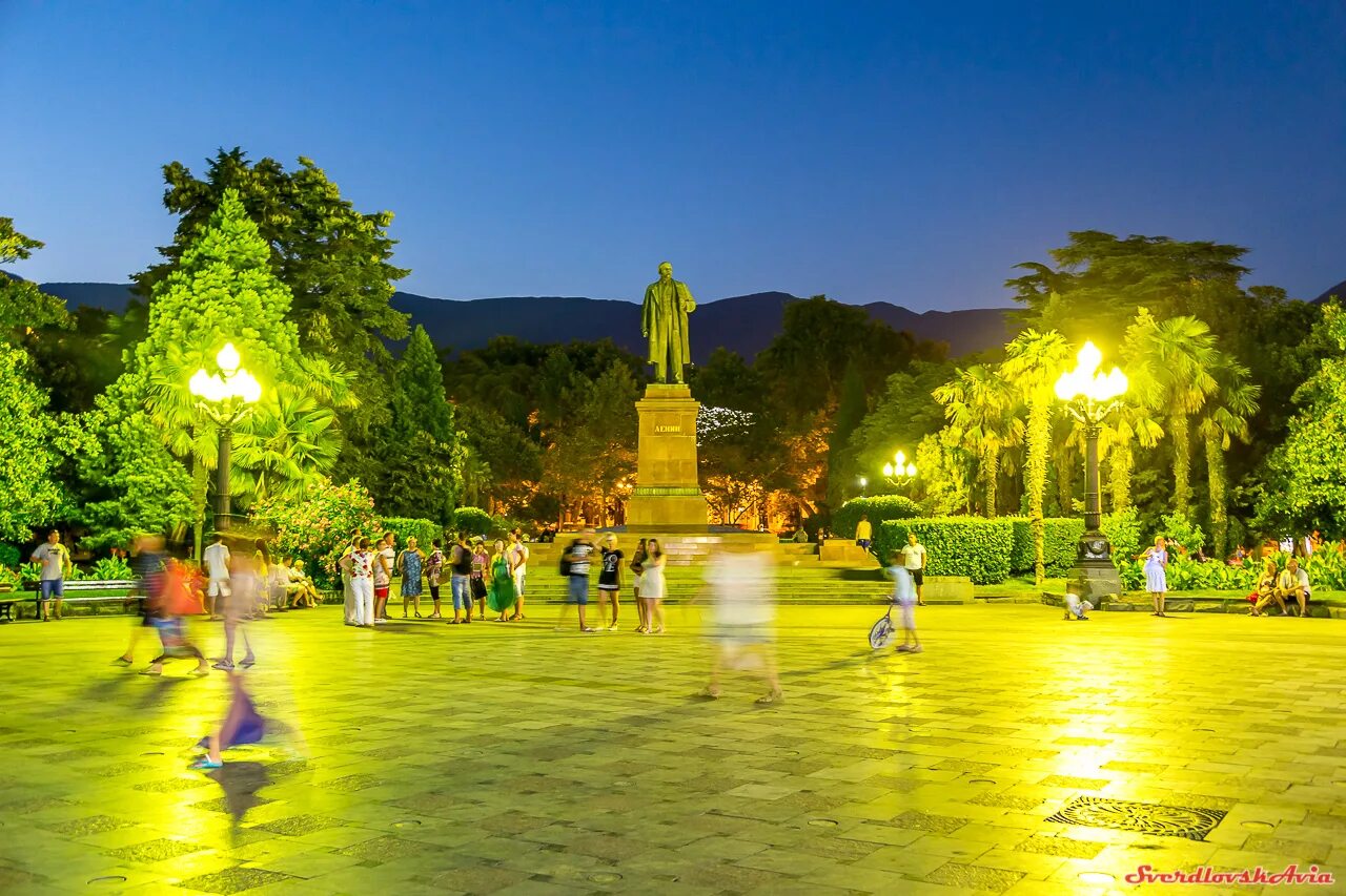 Ялта центральная набережная. Крым ялта набережная 2020. Крым ялта набережная 2020. Куда можно сходить в ялте. Ялта курорт.