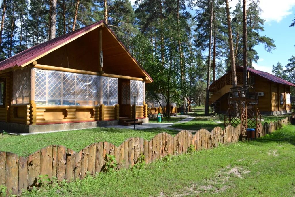 Турбаза городецкий район. База отдыха заимка у катуни горный алтай. Лесной квартал база отдыха нижегородская. Турбаза лесной квартал зеленый город нижний новгород. Тихий лес база отдыха татарстан.