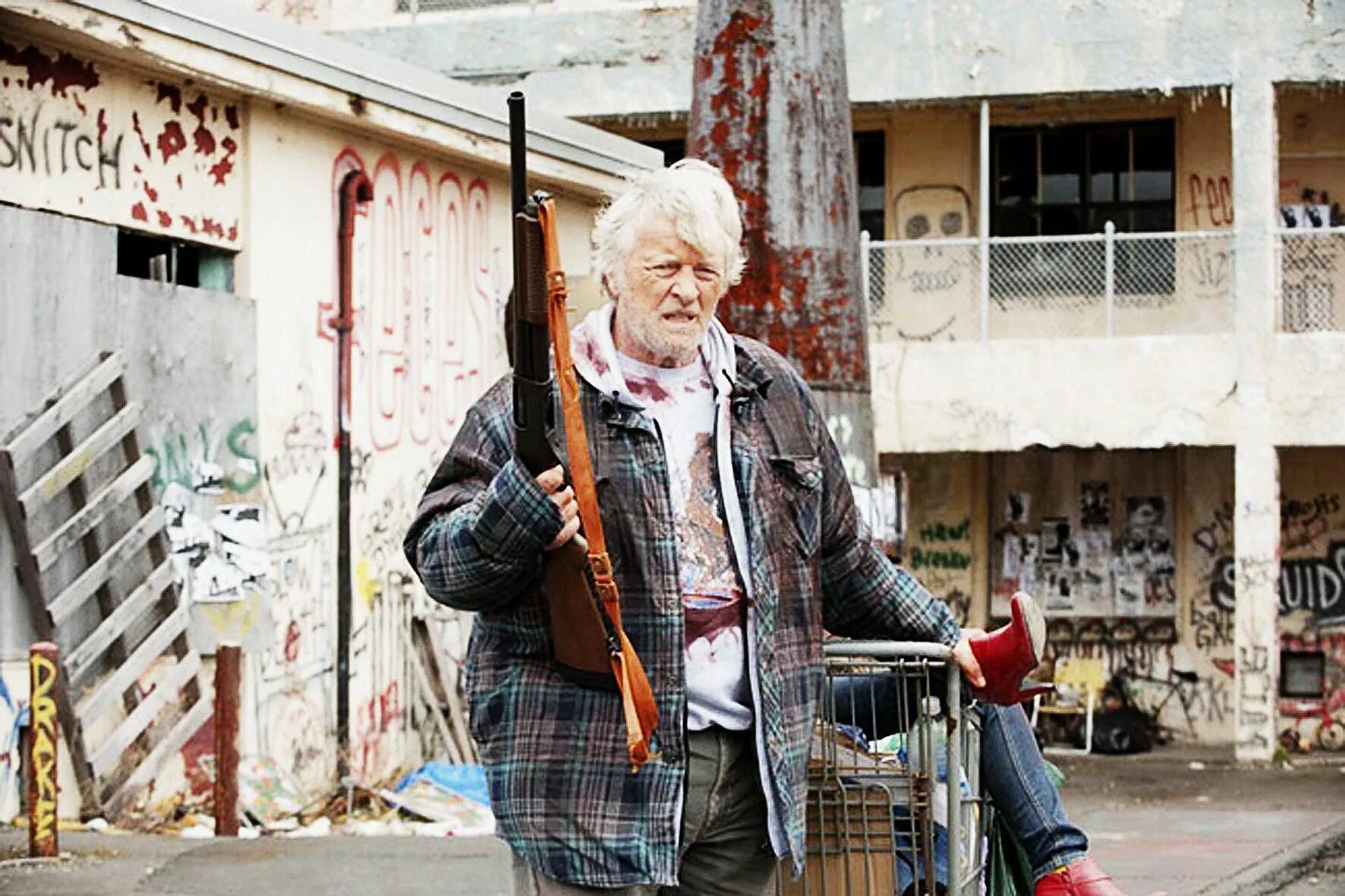 Дед пришел с пистолетом. Рутгер Хауэр Hobo with a Shotgun.