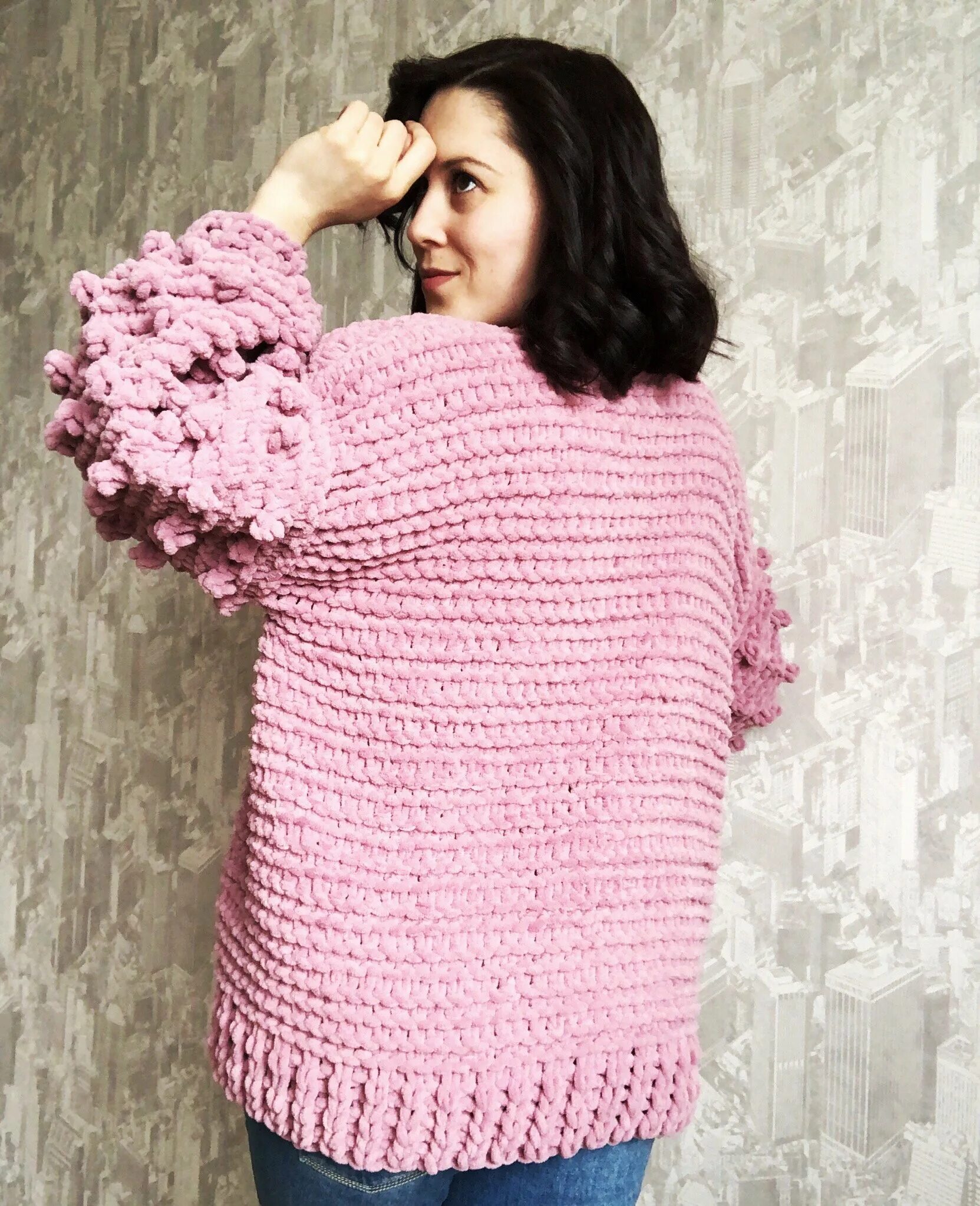 Жилет оверсайз алис пуффи. Пряжа ализе пуффи кардиган. Alize puffy fine свитер. Как связать кофту из ализе пуффи. Кардиган из ализе пуффи шайн.