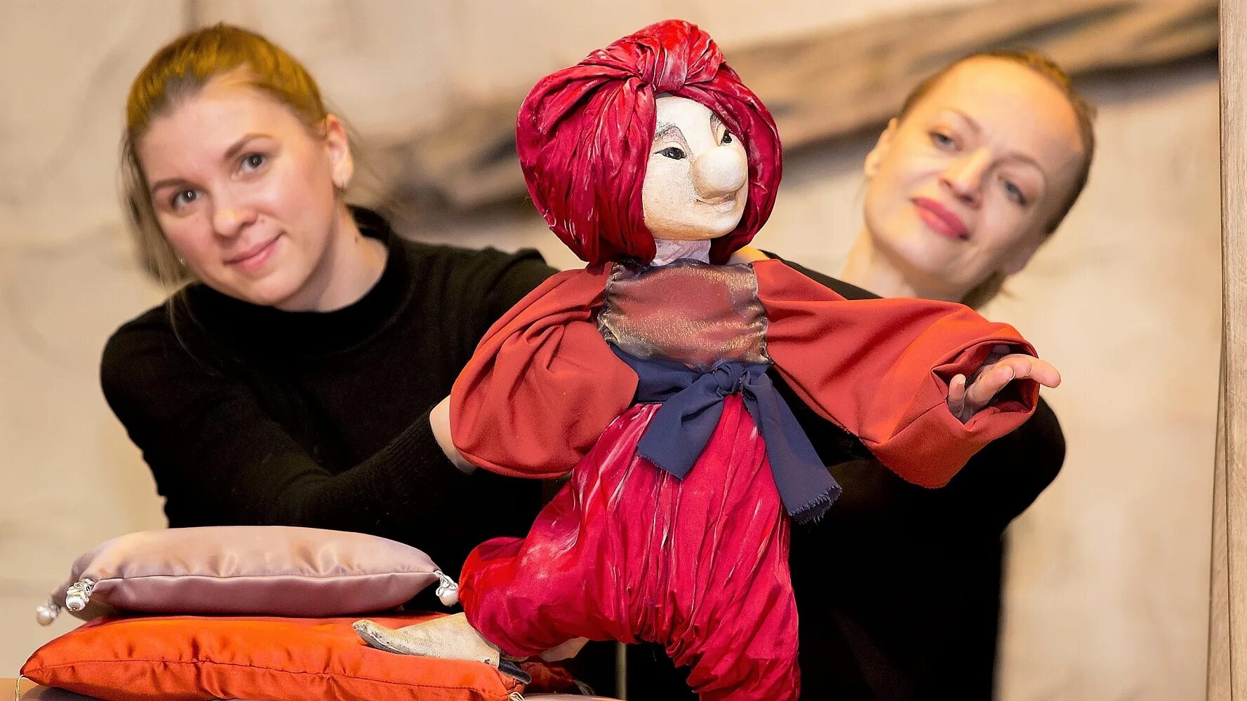 Кукольный театр нефтеюганск бука. Театр кукол волшебная флейта нефтеюганск. Театр кукол нефтеюганск. Кукольный театр город нефтеюганск. Кукольный театр город нефтеюганск.