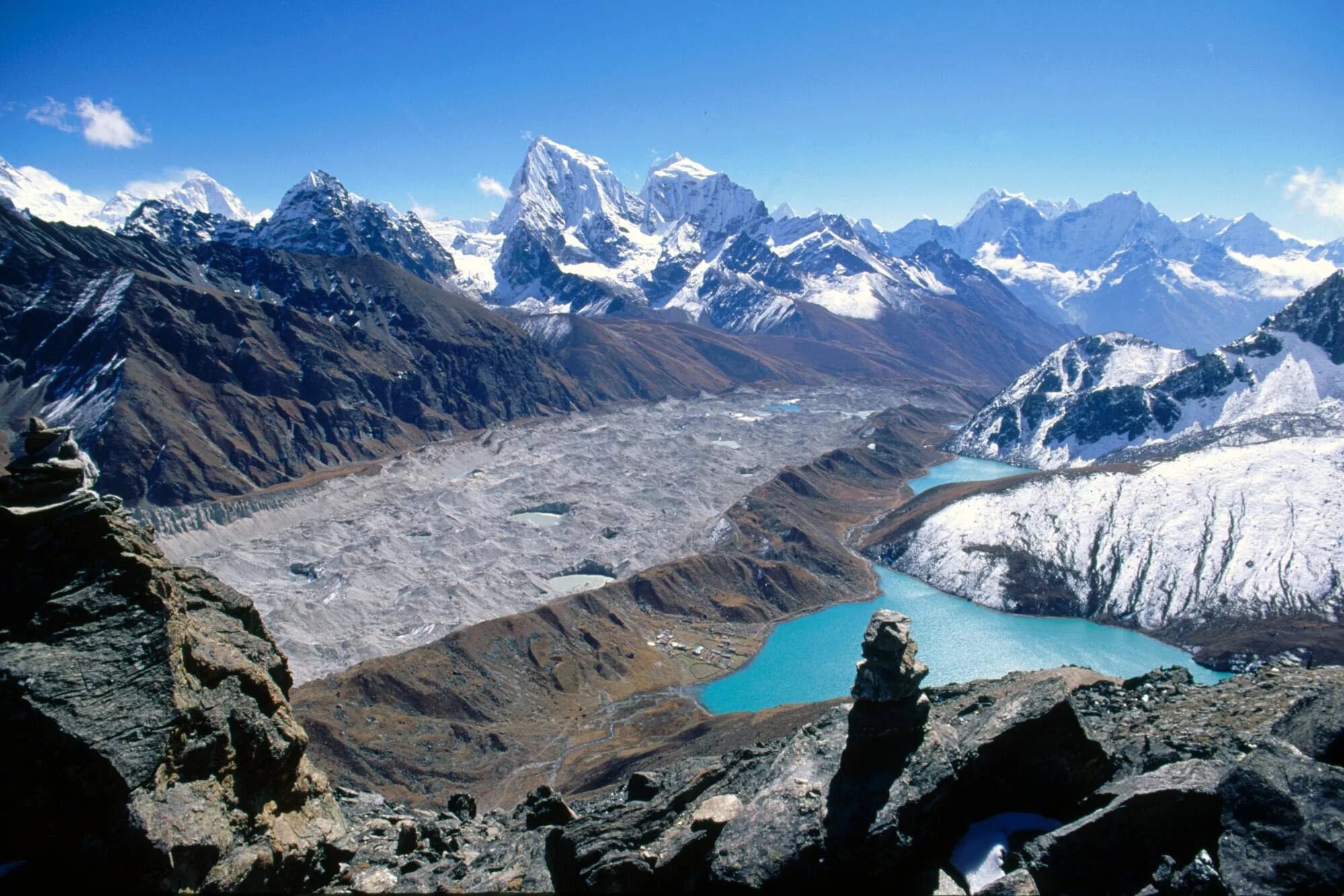 Непал Гималаи. Гималаи рельеф. Озеро Гокио. Азия Гималаи.