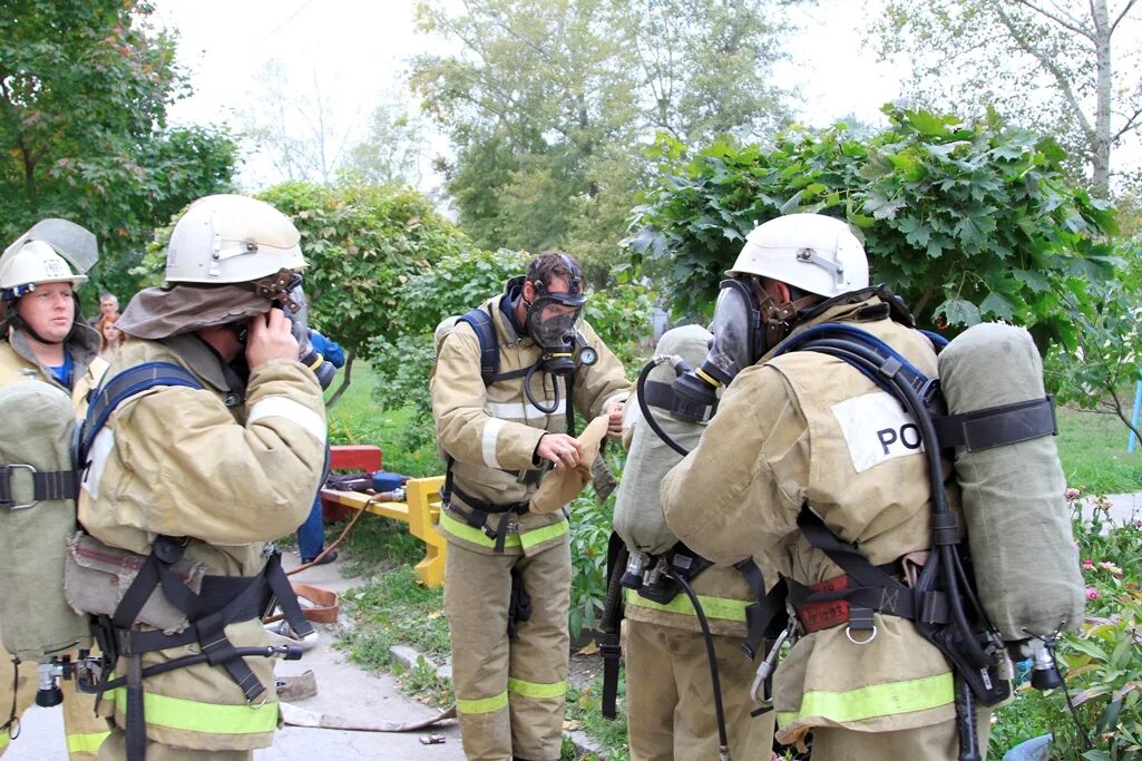 Мультик про спасателей города. Спасатели на воде. Поисково спасательная служба ульяновск. Городские спасатели. Эвакуация при наводнении.