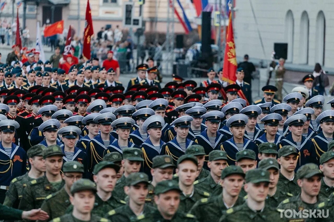 Парад в томске 9 мая 2024. Парад в томске. парад победы томск. генеральная репетиция парада победы томск 2023. военный парад фото.