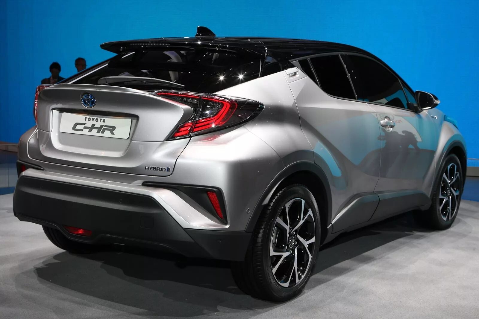 Toyota новые модели. Тойота Chr 2022. Toyota c-HR 2022. Тойота Ch-r 2022. Toyota HR-V 2022.