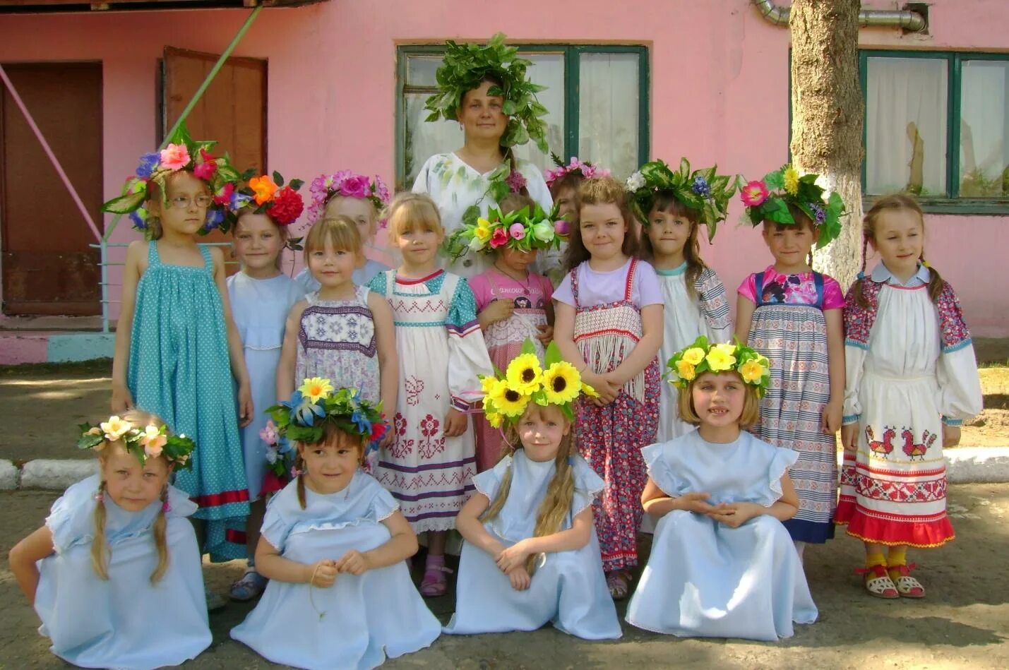 Необычные праздники в детском саду. Праздники в детском саду. праздники в доу. праздник цветов в детском саду. праздник цветов в доу.