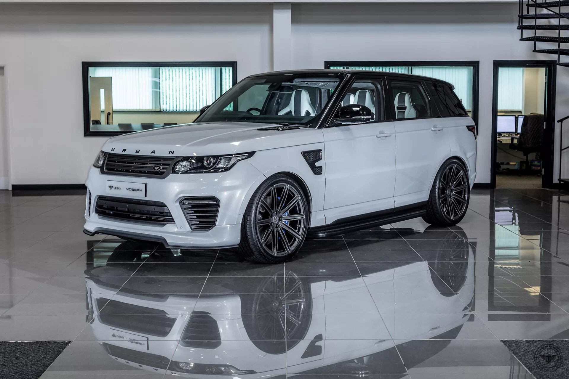 Range in r. Рендж ровер спорт. range rover r23. range rover sport r23. range rover 2017.
