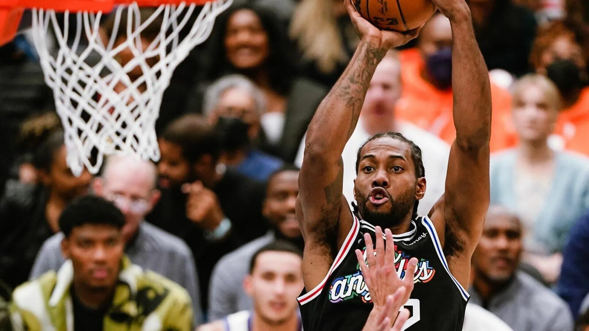 Бородатый баскетболист нба. 31 номер баскетболист. Лос-анджелес фк vs хьюстон динамо. Brandin stoughton. Население лос анджелеса 2023.